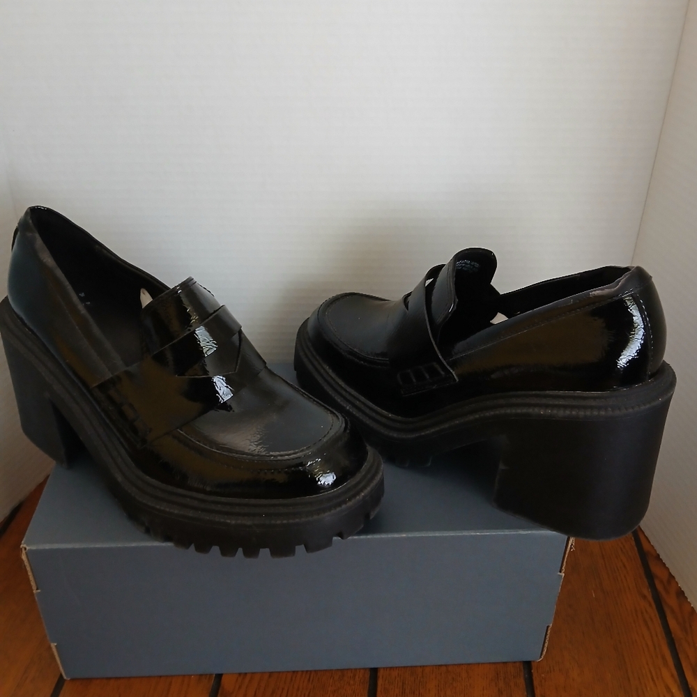 A New Day Size 8½ Black $30 - Picture 3 of 5